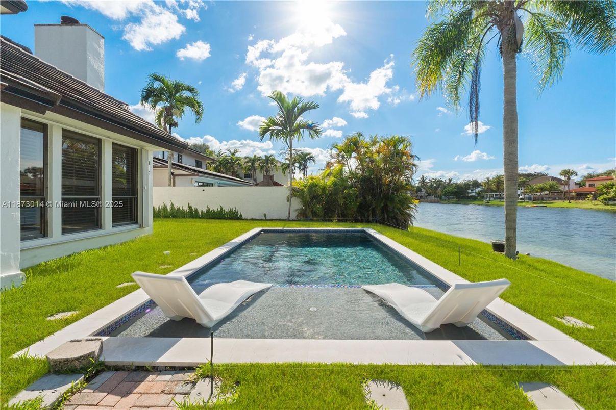 Exterior, Pool, Water