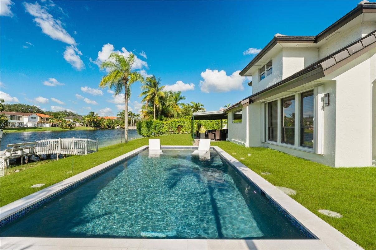 Exterior, Pool, Water