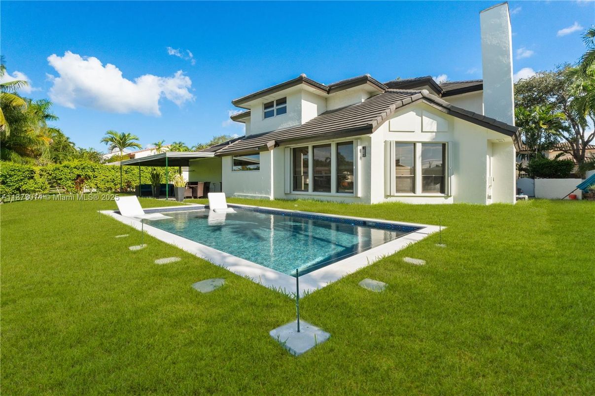 Backyard, Exterior, Pool