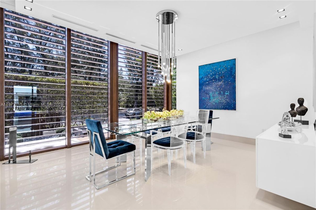 Dining room, Interior, Pendant Lights, Recessed Lighting