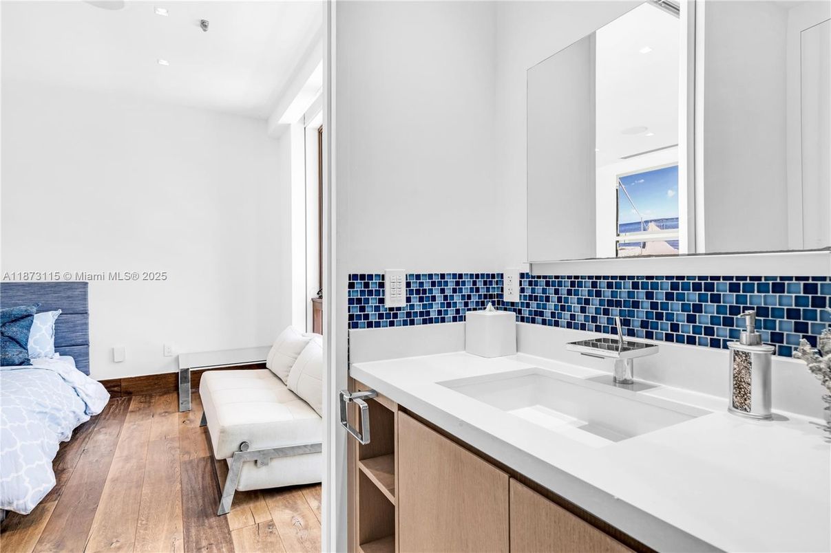 Bathroom, Bedroom, Interior, Recessed Lighting, Wood Texture Flooring