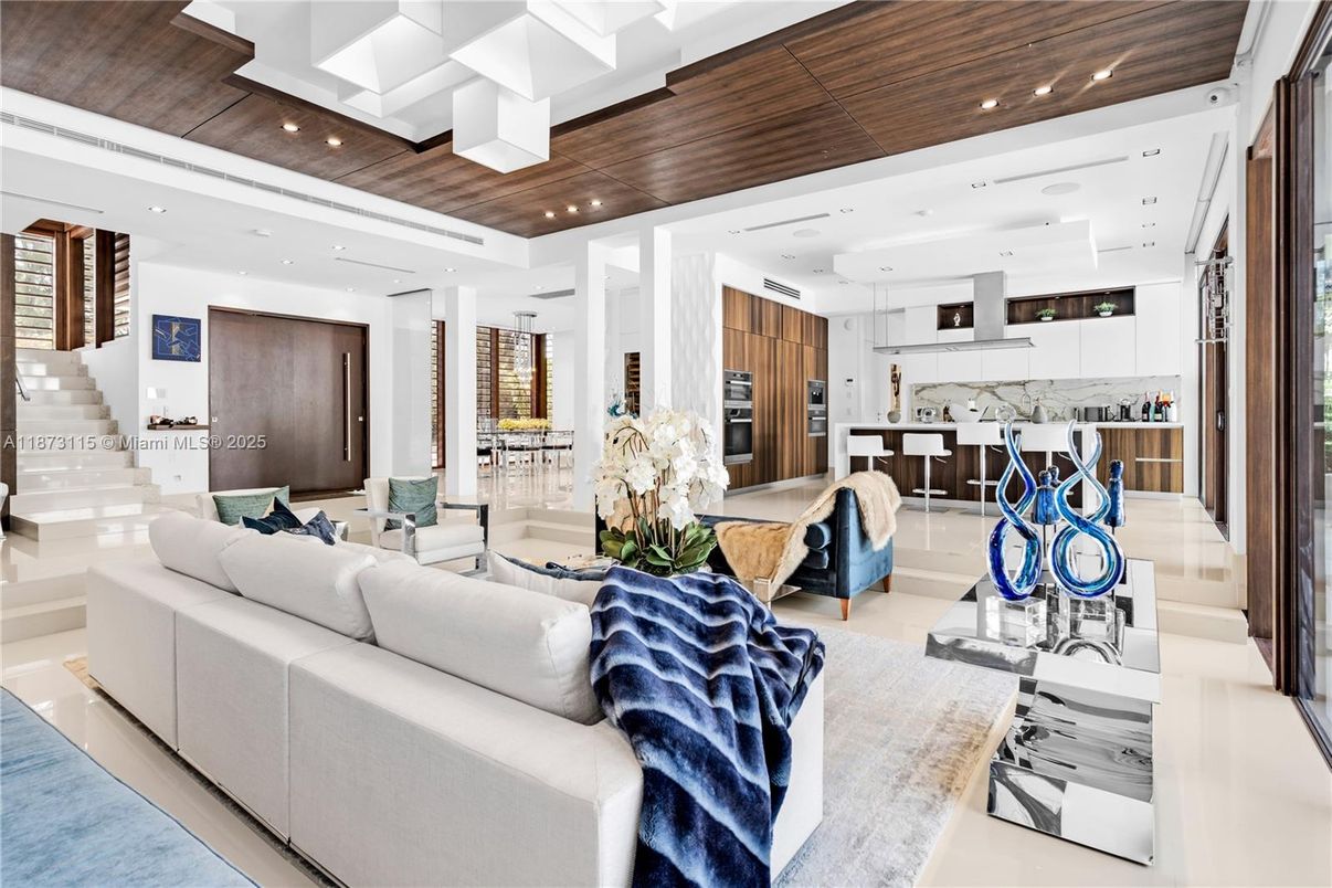 Interior, Kitchen, Living room, Recessed Lighting, Wooden Ceilings