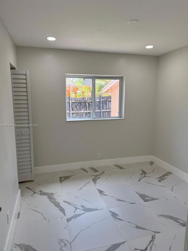 Empty room, Interior, Marble, Recessed Lighting
