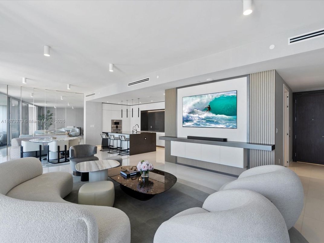Dining room, Interior, Living room, Recessed Lighting