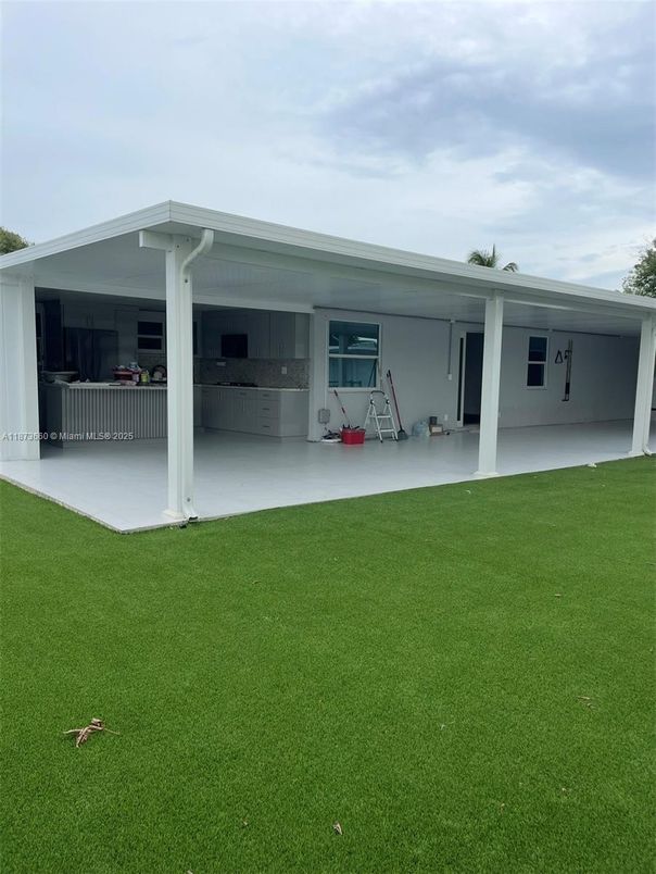 Backyard, Exterior