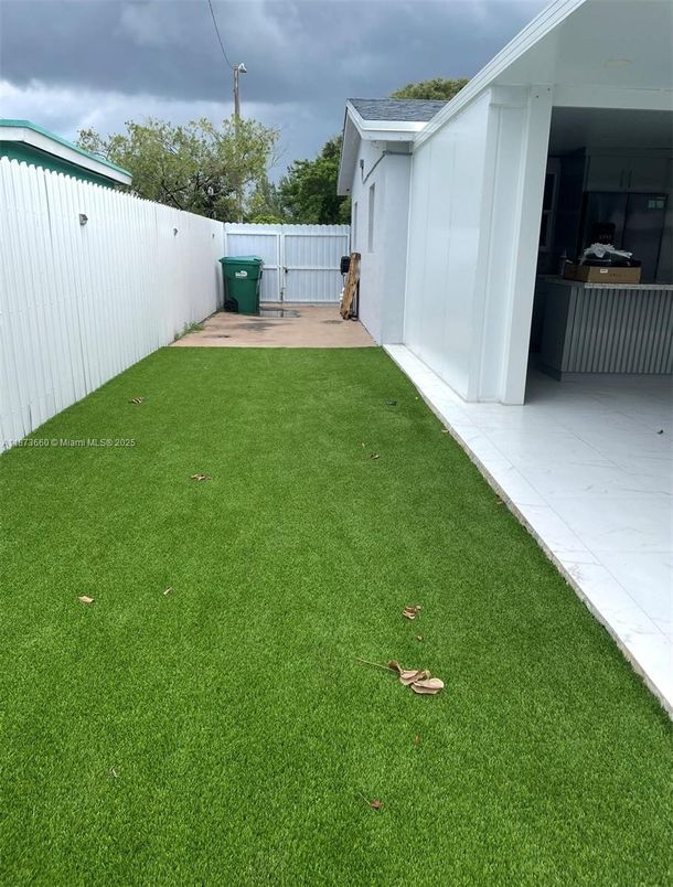 Backyard, Exterior