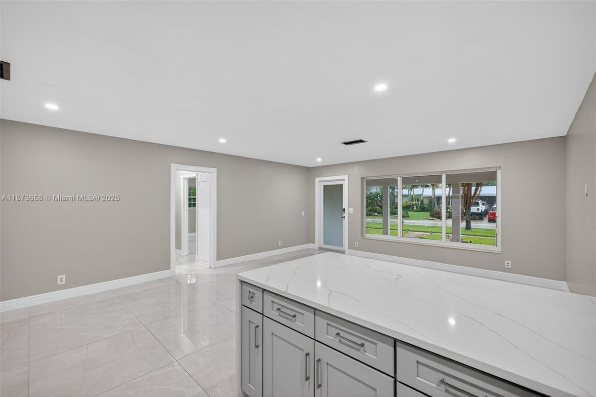 Empty room, Interior, Kitchen, Recessed Lighting