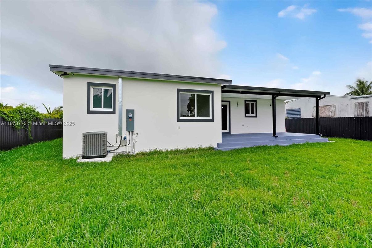 Backyard, Exterior