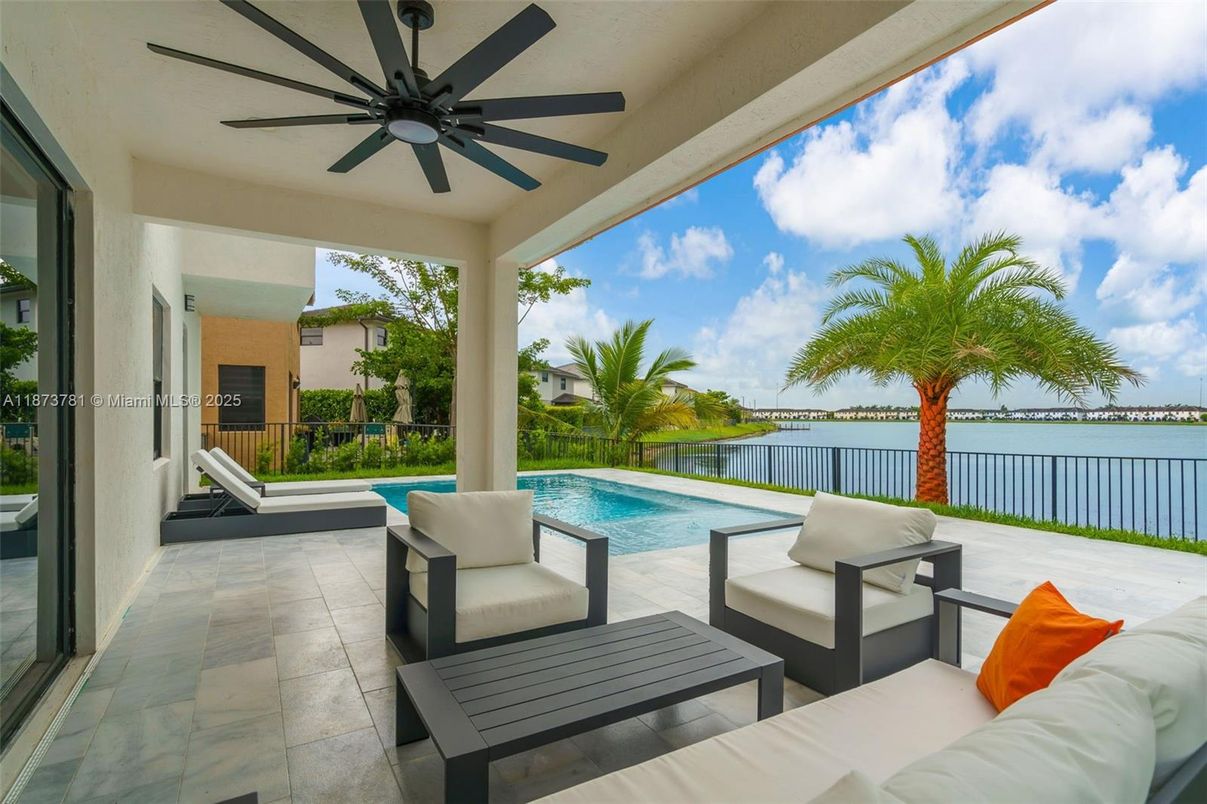 Exterior, Pool, Water