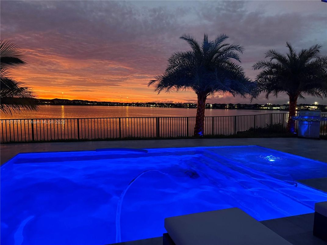 Exterior, Pool, Water