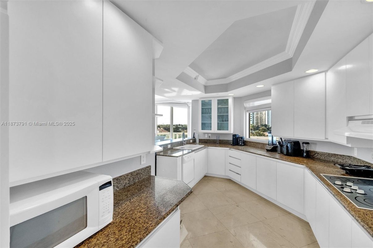 Interior, Kitchen, Recessed Lighting