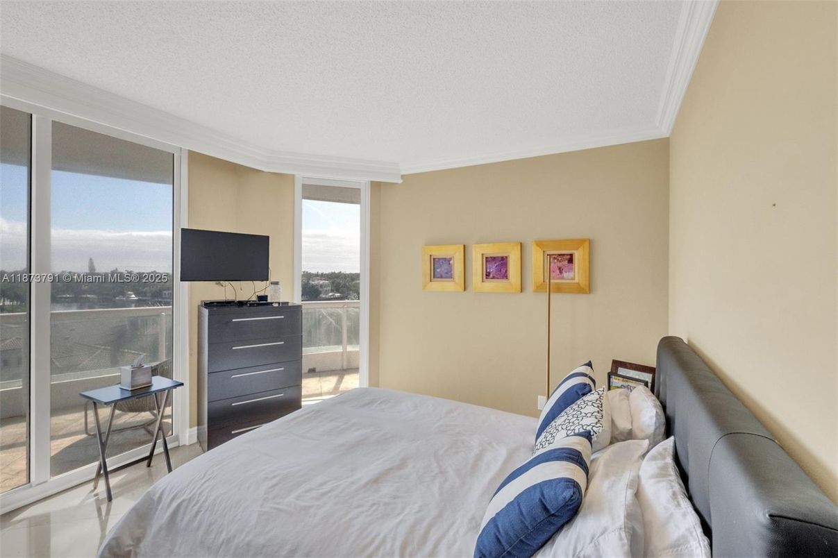 Bedroom, Interior, Water