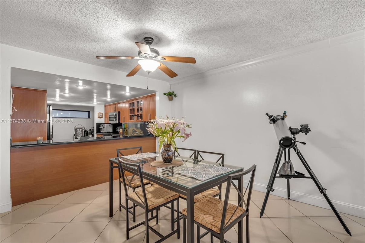 Dining room, Interior