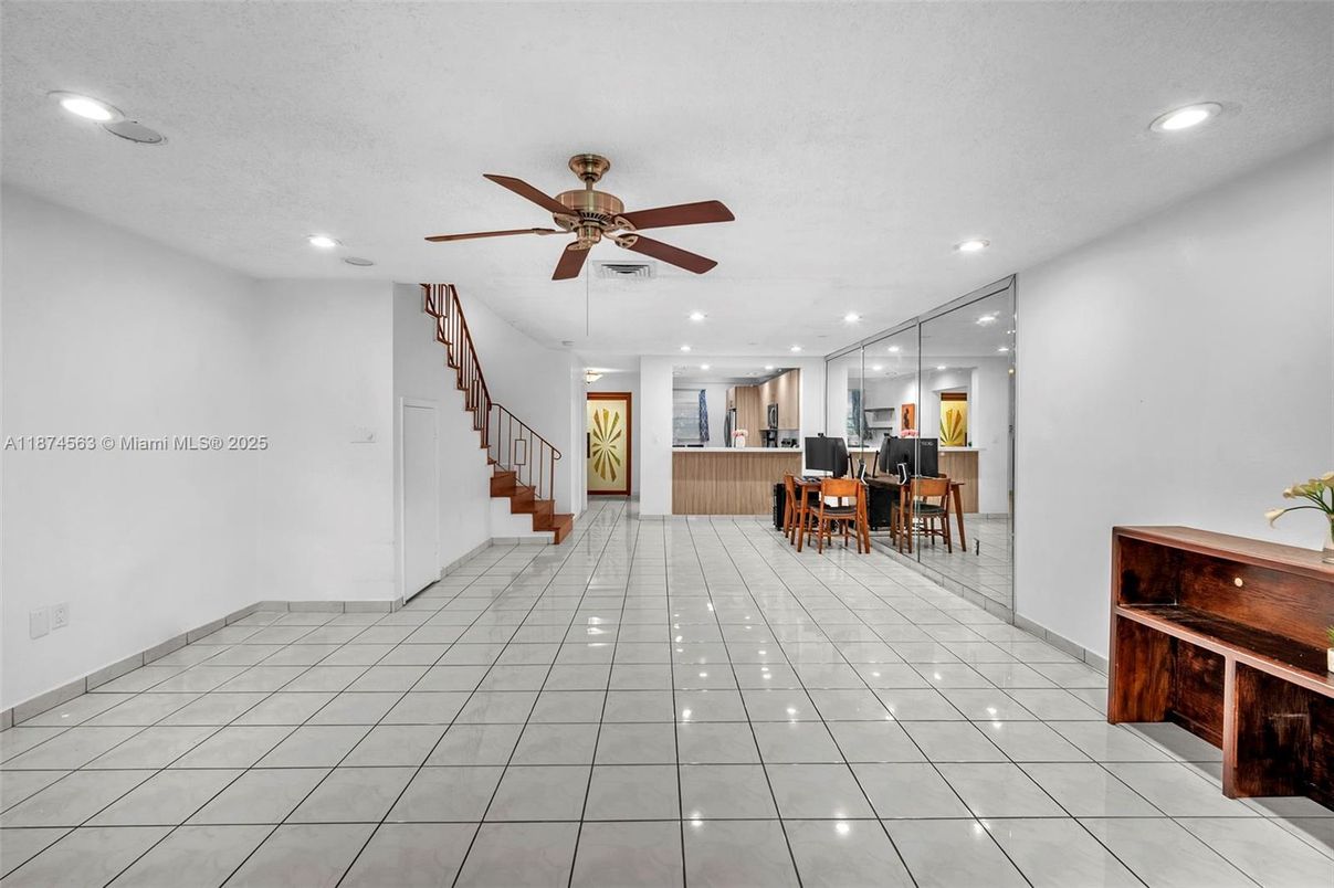 Dining room, Interior, Recessed Lighting