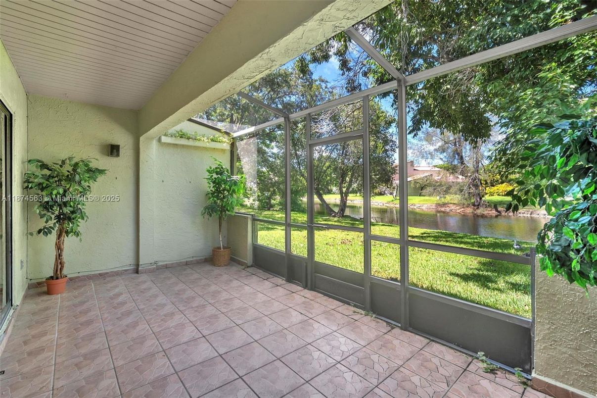 Glass Ceilings, Interior, Sun Room, Water