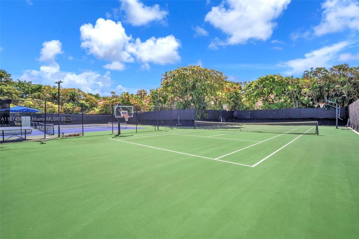 Exterior, Tennis Courts