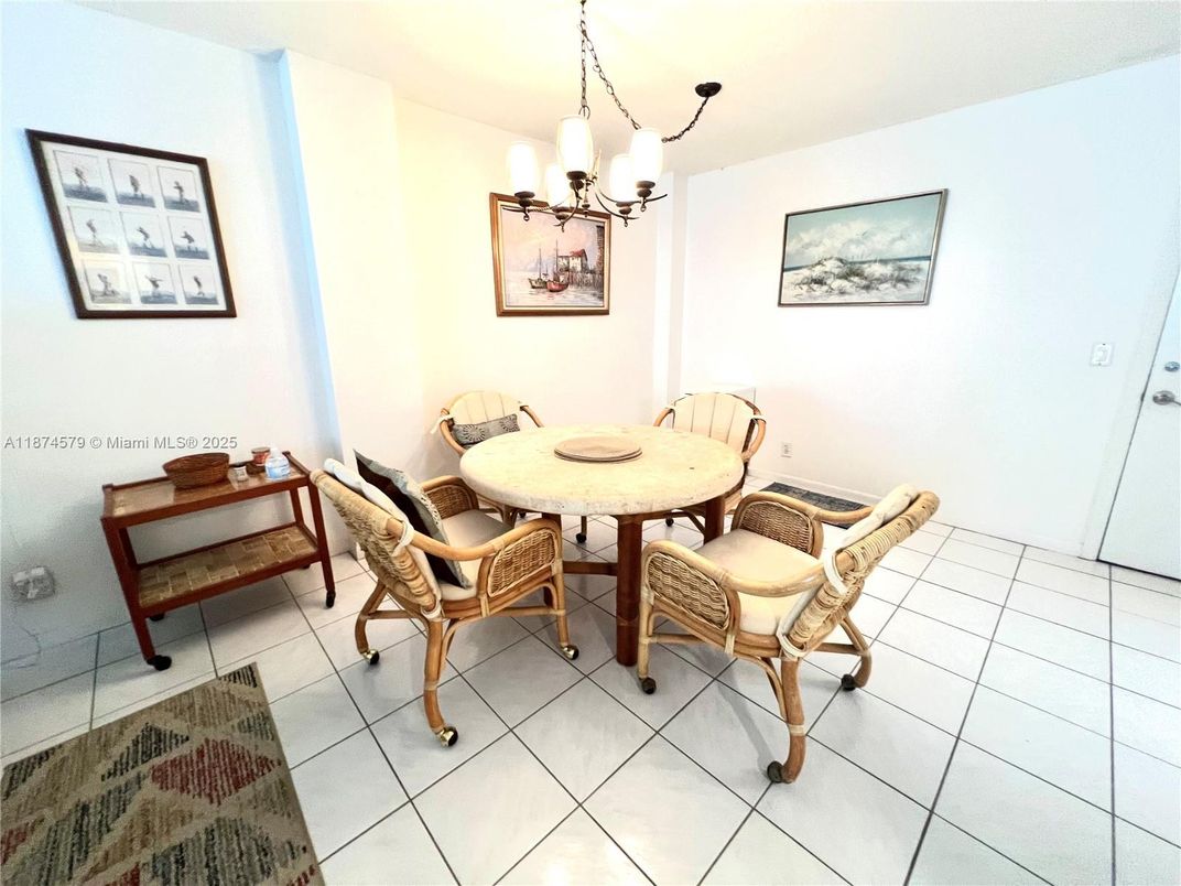 Chandelier, Dining room, Interior