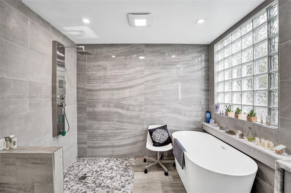Bathroom, Free Standing Baths, Interior, Recessed Lighting
