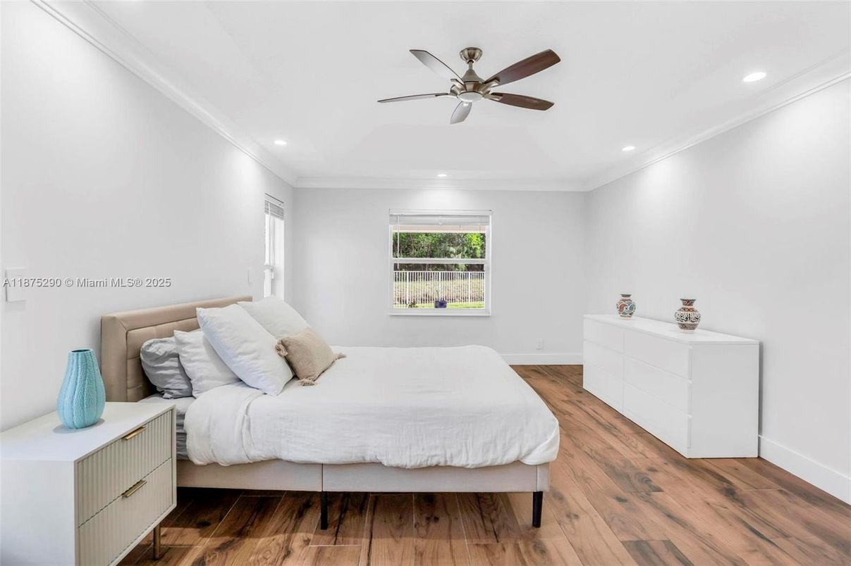 Bedroom, Interior, Recessed Lighting, Wood Texture Flooring