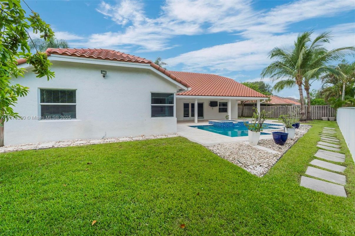 Backyard, Exterior, Pool