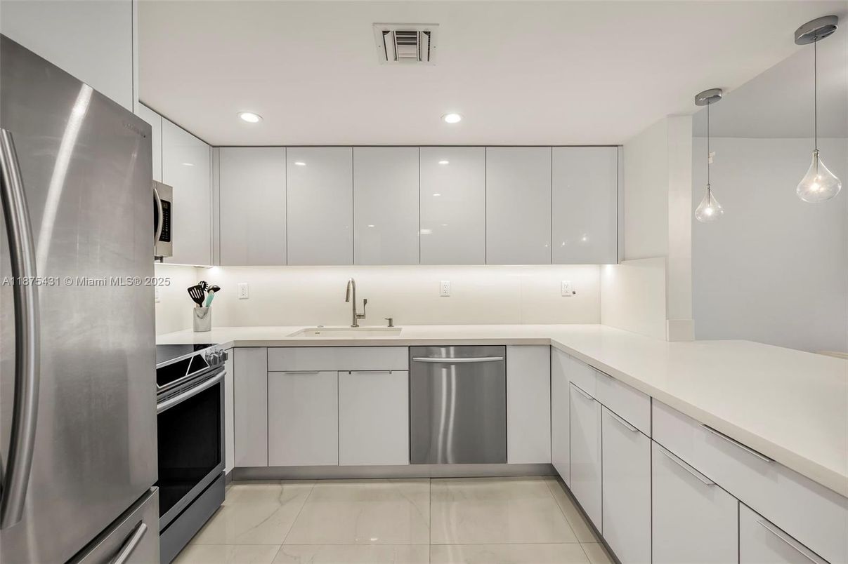 Interior, Kitchen, Pendant Lights, Recessed Lighting, Stainless Steel Appliances