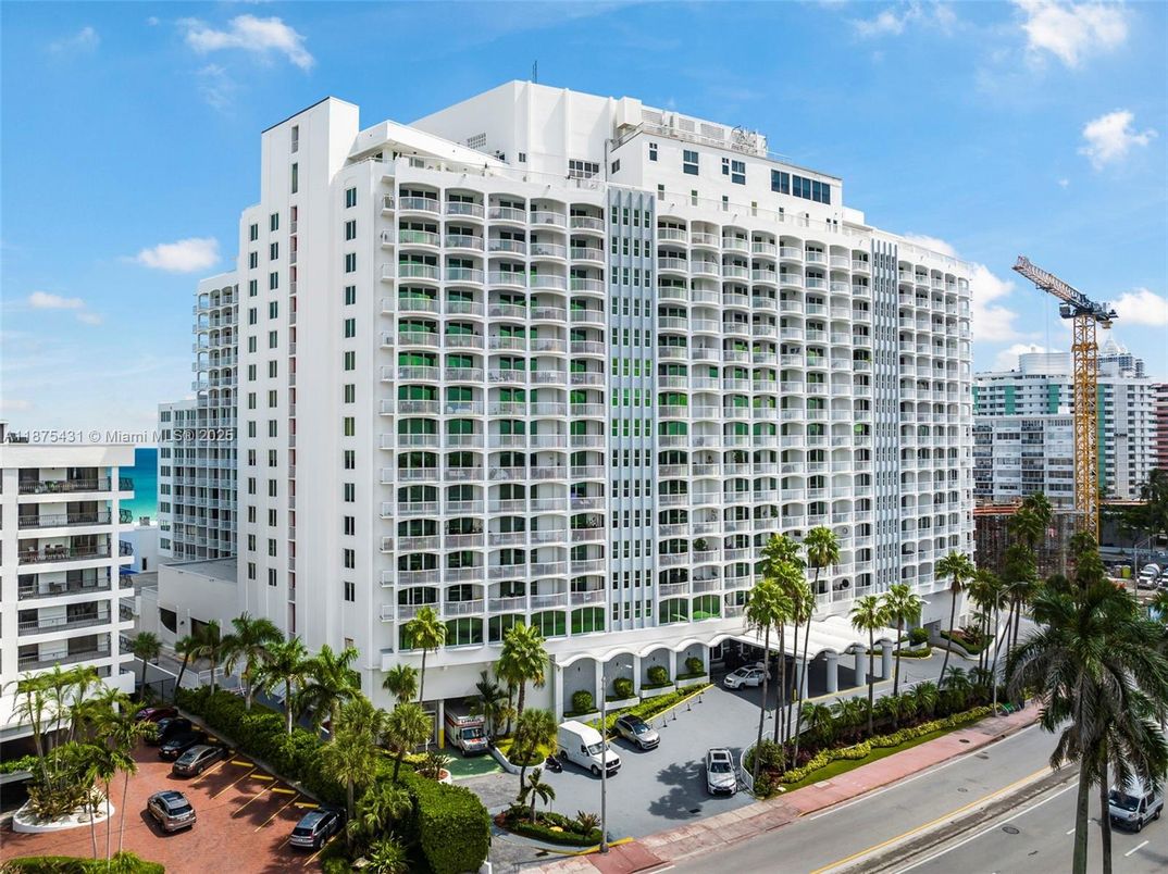 Exterior, Facade, Highrise