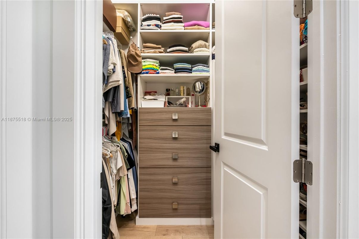 Interior, Walk-in Closets