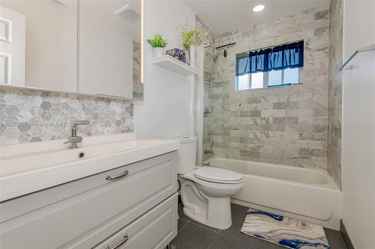 Bathroom, Interior, Marble Walls, Recessed Lighting
