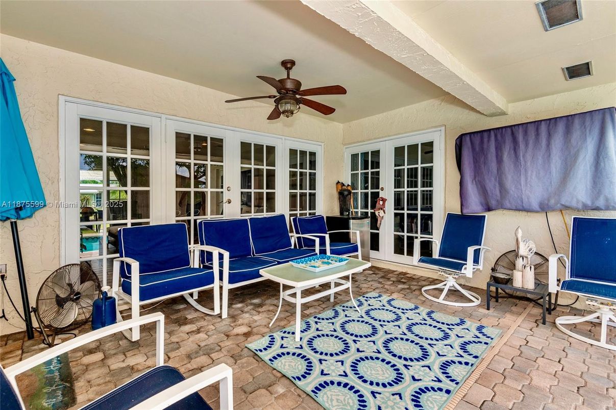 Exterior, Living room