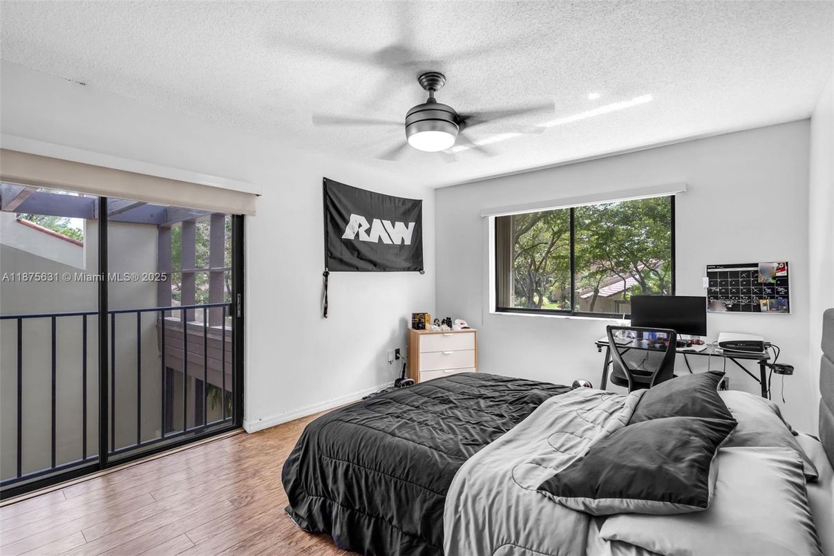 Bedroom, Home Office, Interior, Recessed Lighting, Wood Texture Flooring