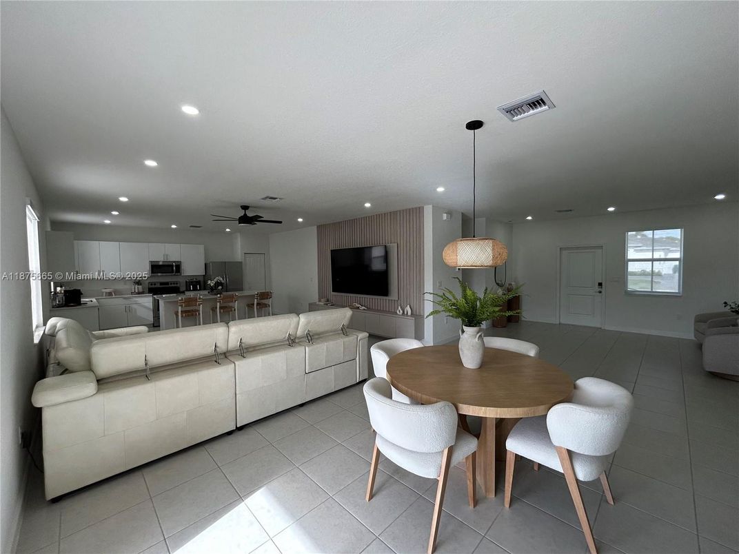 Dining room, Interior, Kitchen, Living room, Pendant Lights, Recessed Lighting, Stainless Steel Appliances