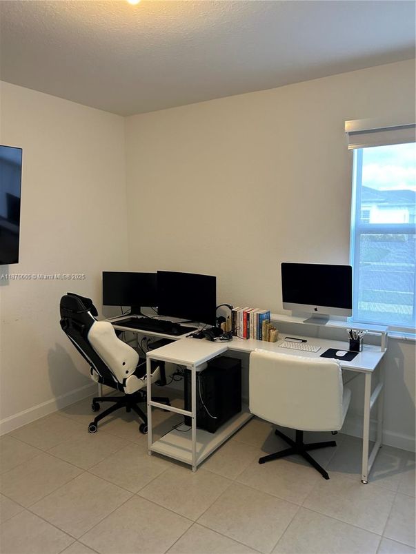 Home Office, Interior, Water