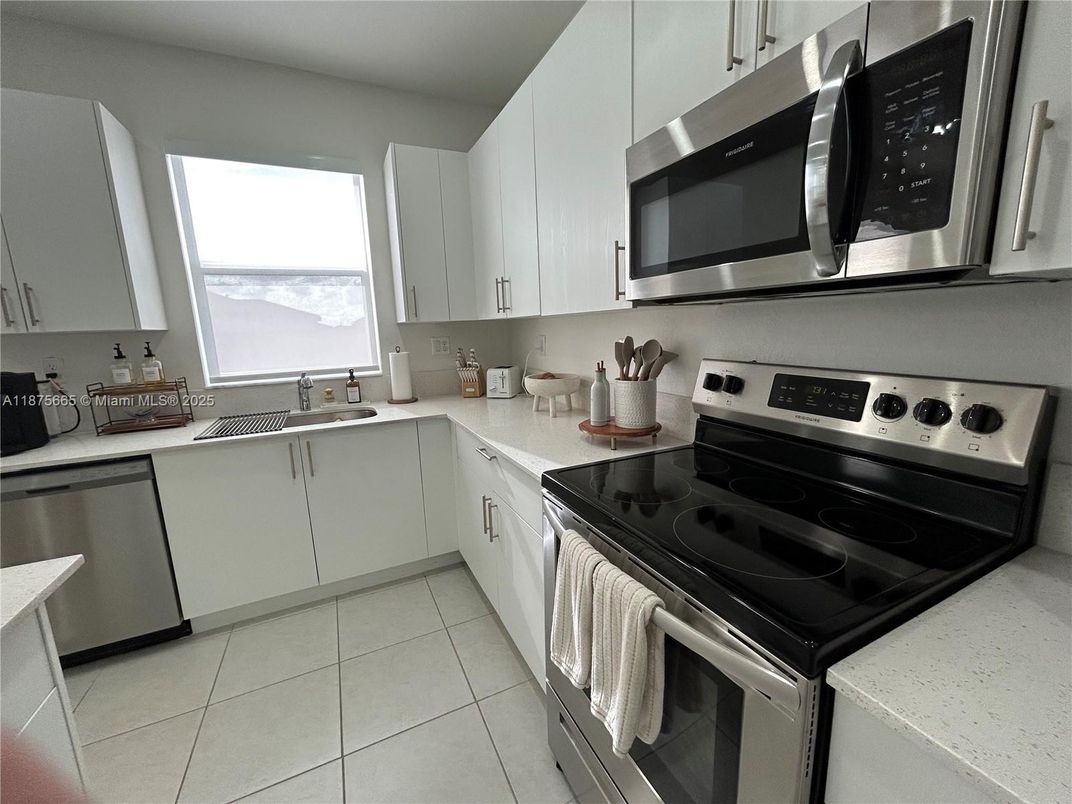 Interior, Kitchen, Stainless Steel Appliances