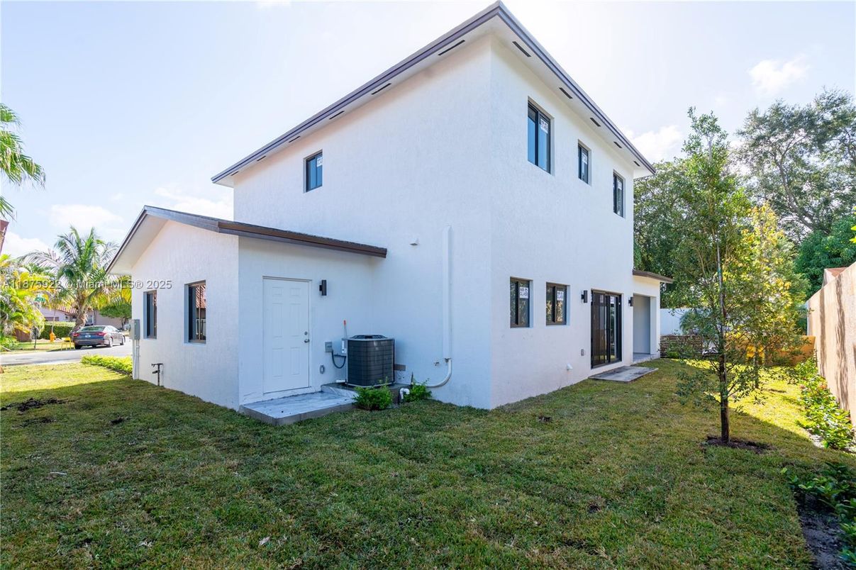 Backyard, Exterior