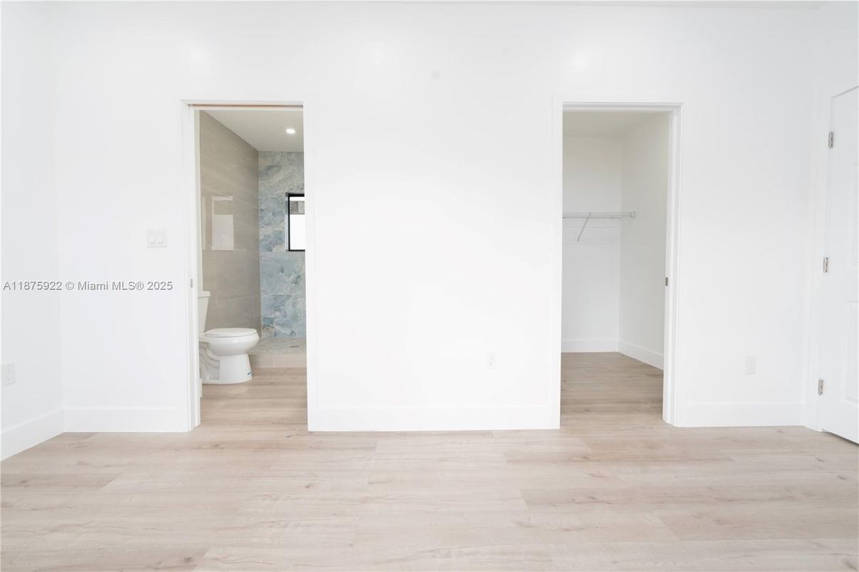 Bathroom, Interior, Recessed Lighting, Wood Texture Flooring