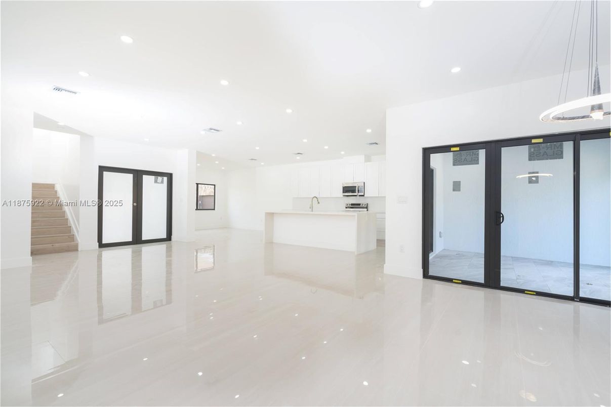 Empty room, Interior, Kitchen, Pendant Lights, Recessed Lighting