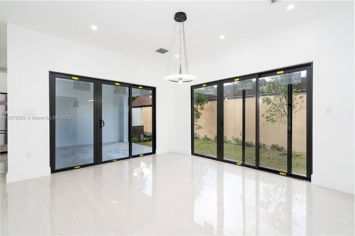 Empty room, Interior, Pendant Lights, Recessed Lighting