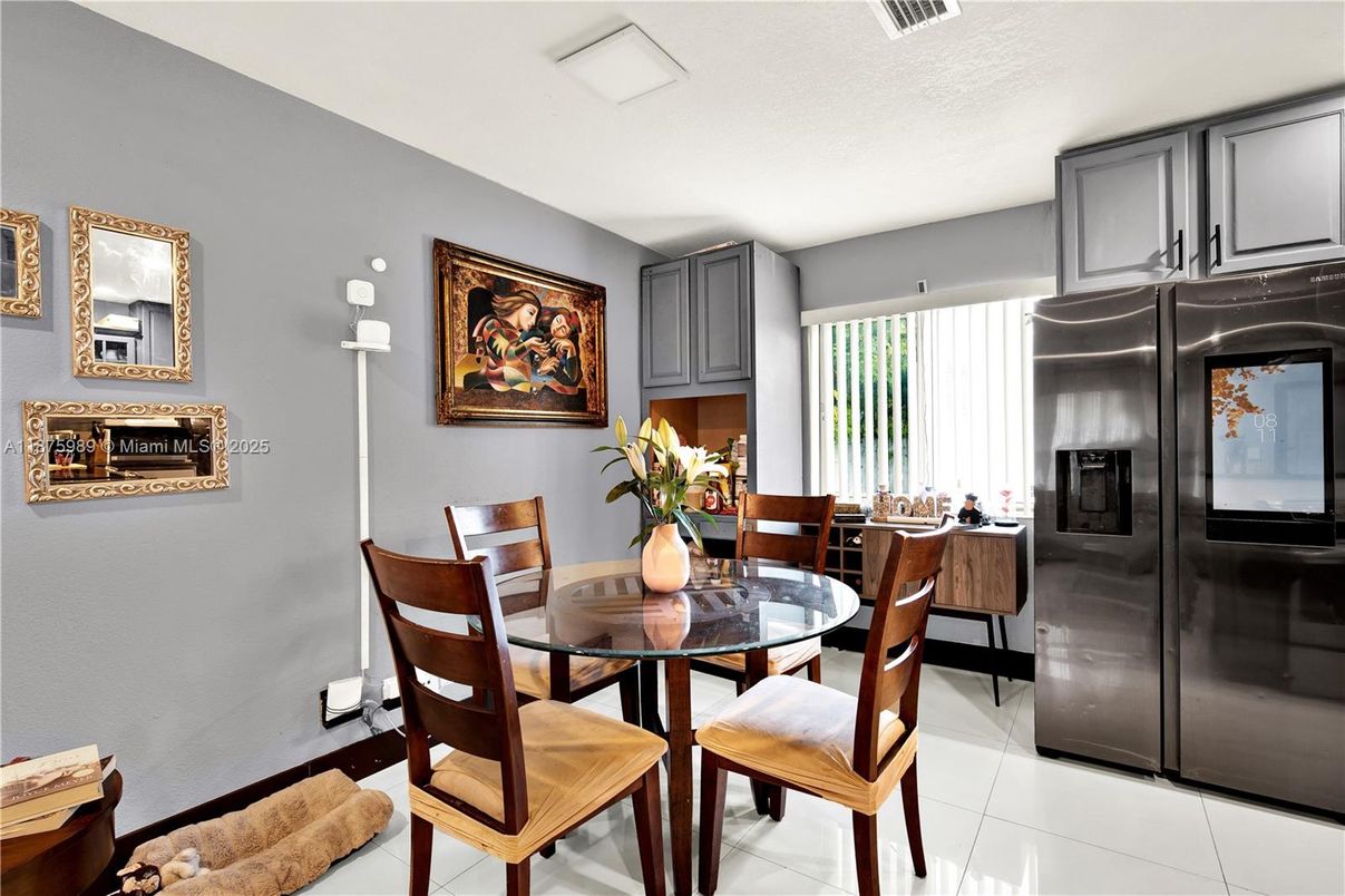 Dining room, Interior
