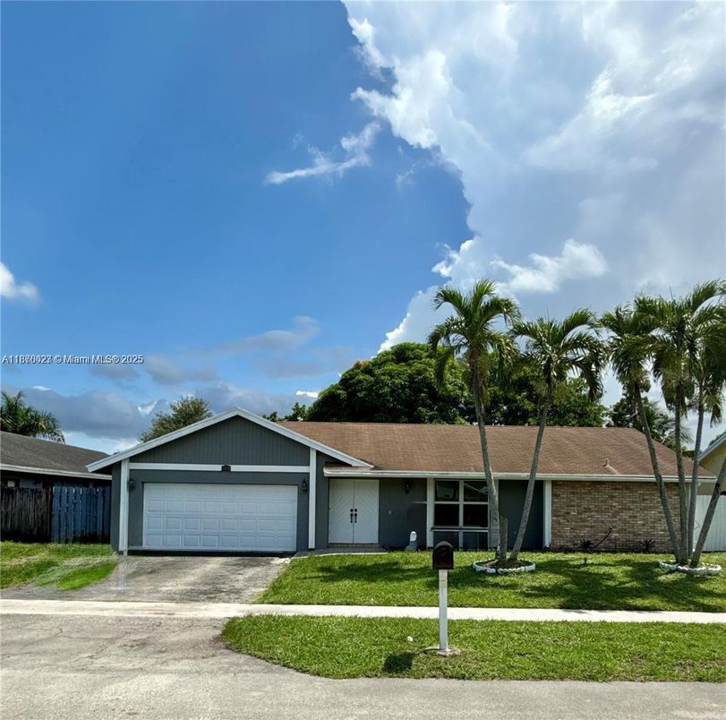 Attached, Exterior, Facade, Brick Facade, Ranch