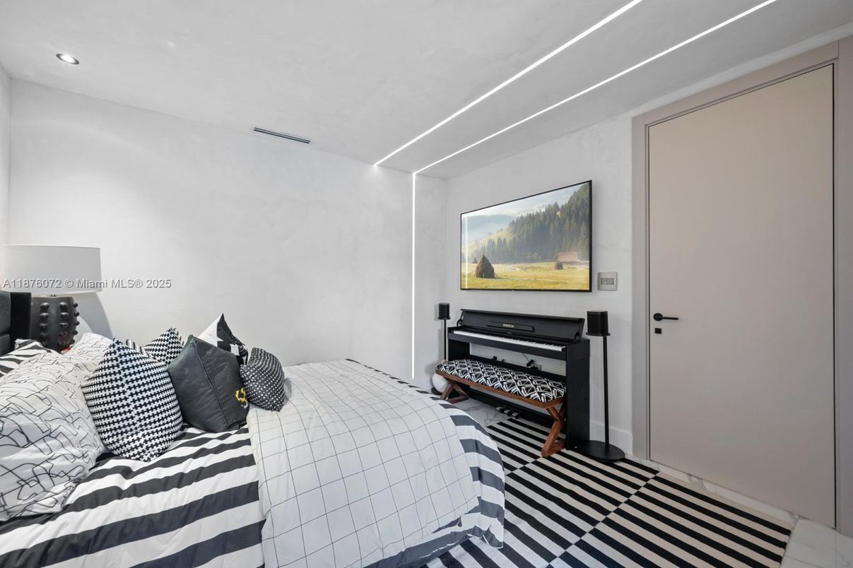 Bedroom, Interior, Recessed Lighting