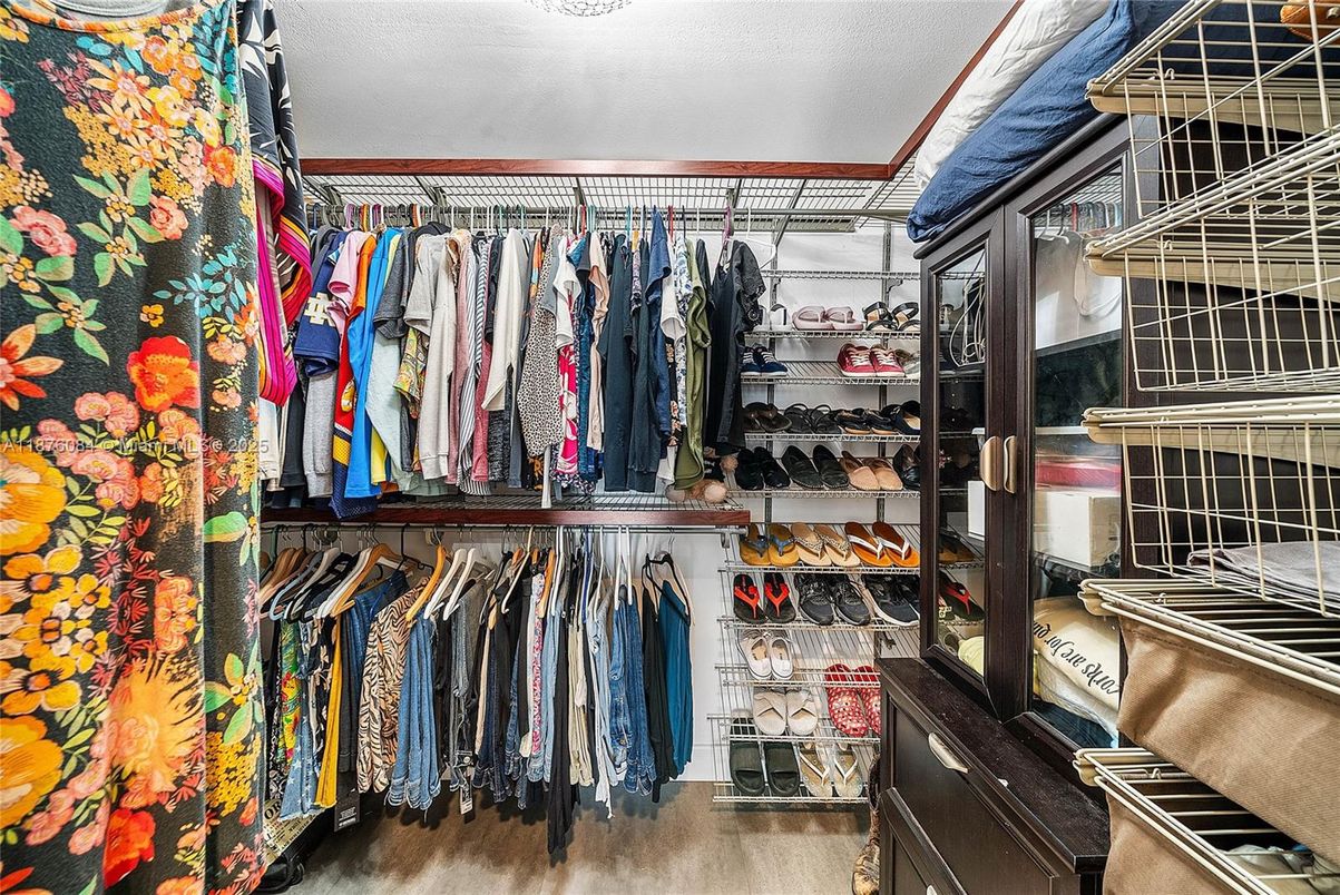 Interior, Walk-in Closets