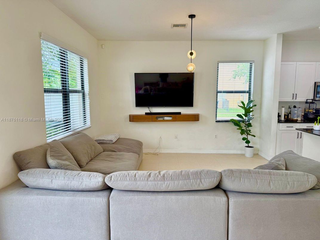 Interior, Living room, Pendant Lights