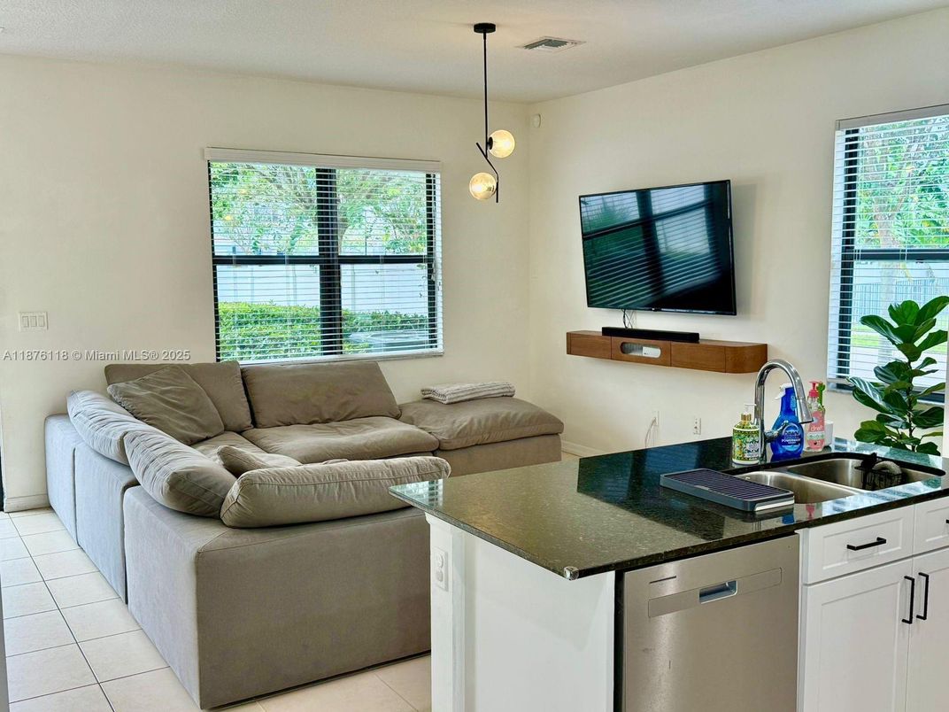 Interior, Kitchen, Living room, Pendant Lights