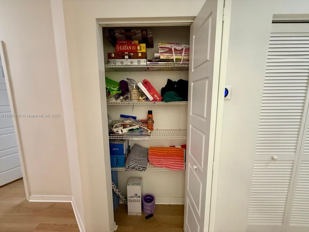 Interior, Utility Closets, Wood Texture Flooring