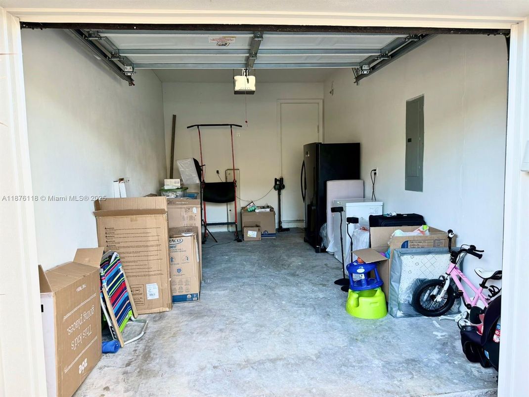 Garage, Interior