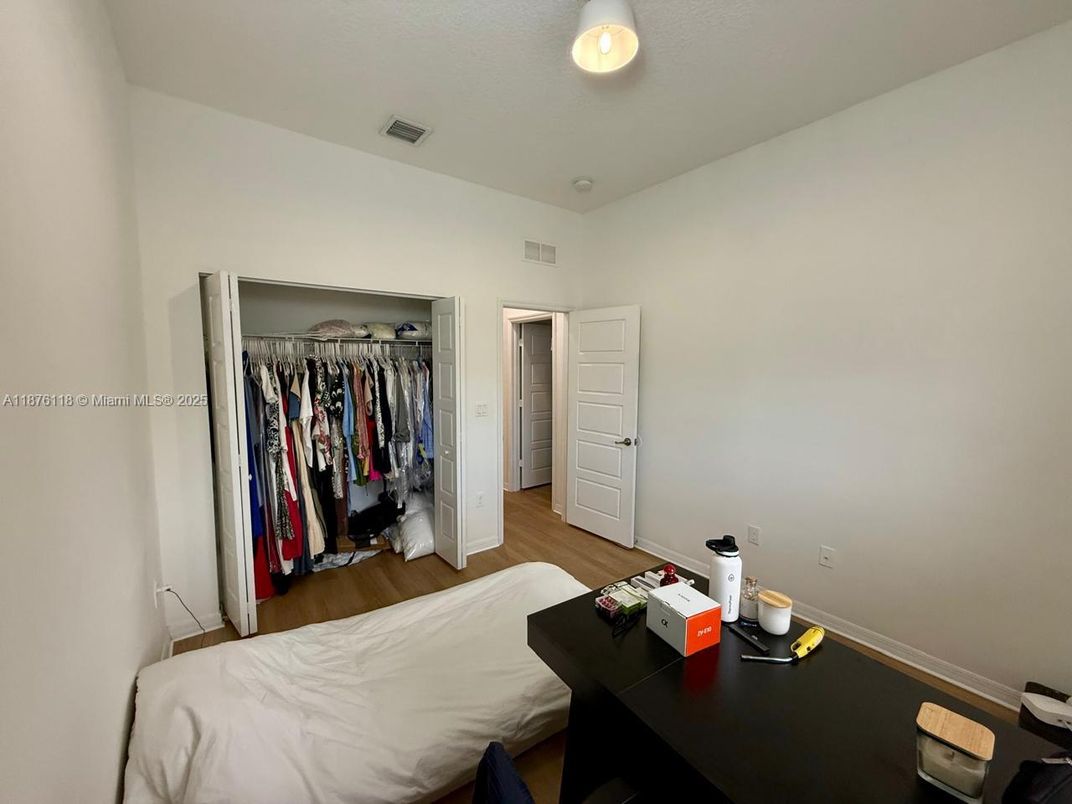 Bedroom, Interior, Walk-in Closets, Wood Texture Flooring