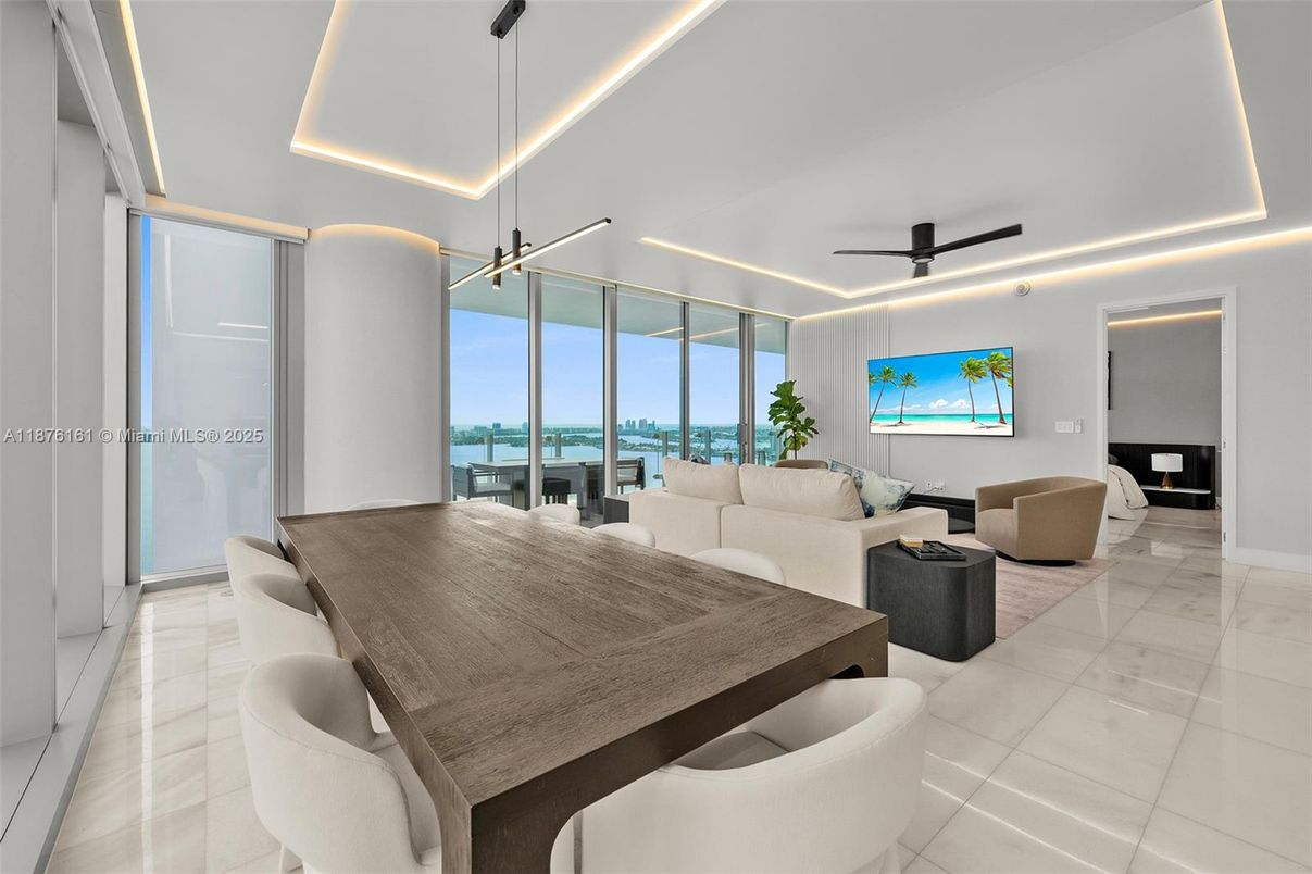 Dining room, Interior, Living room, Pendant Lights, Recessed Lighting, Water