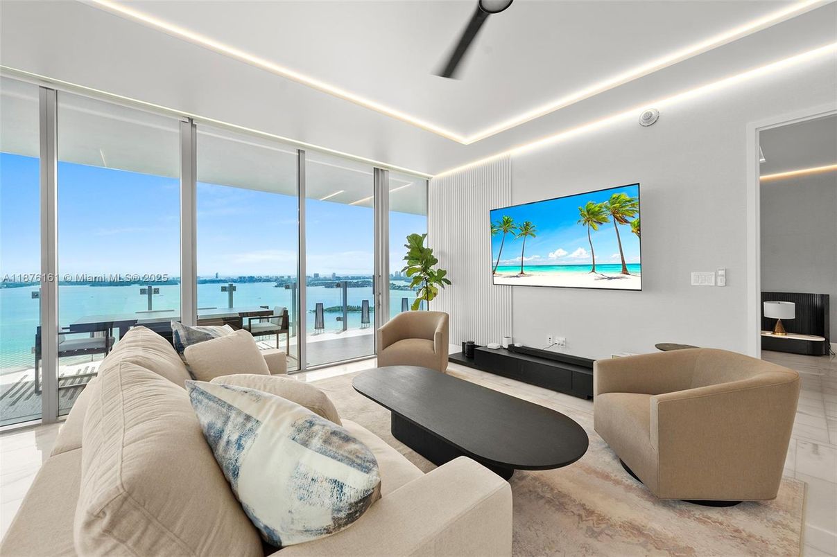 Interior, Living room, Water