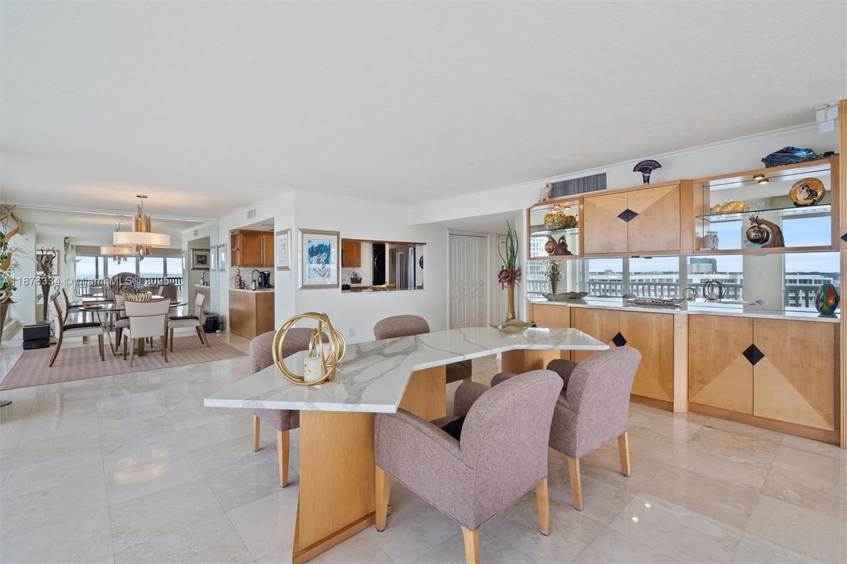 Dining room, Interior, Pendant Lights