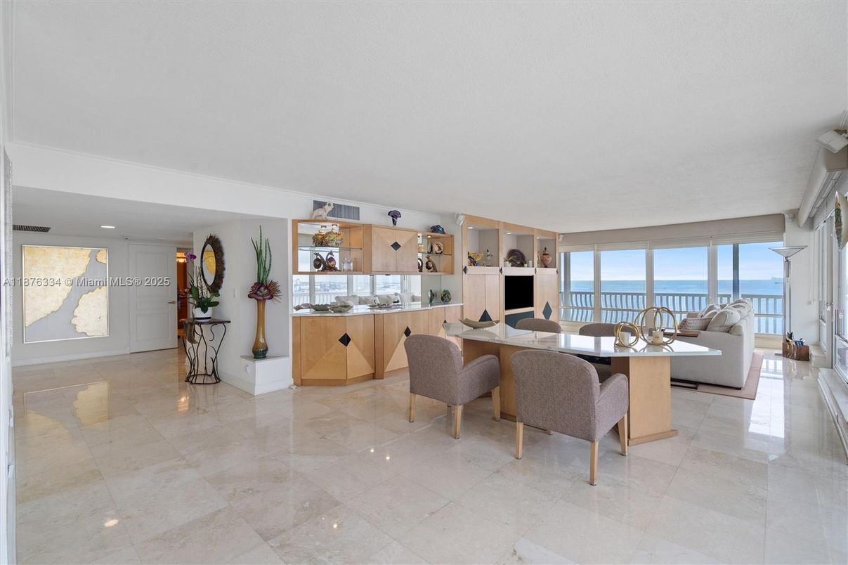 Dining room, Interior, Living room, Recessed Lighting, Water